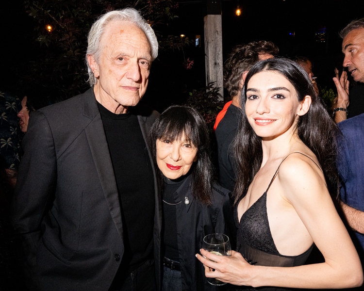 Seventyfour Films, Alphan E�eli'nin Yazip Yönetti�i, Ba�rolünde Hazar Ergüçlü'nün Yer Aldi�i Mutter: Bir Annenin Hat�ra Defteri Filminin Tribeca Festivali'ndeki Dünya Prömiyerini Özel Bir Geceyle Kutladi